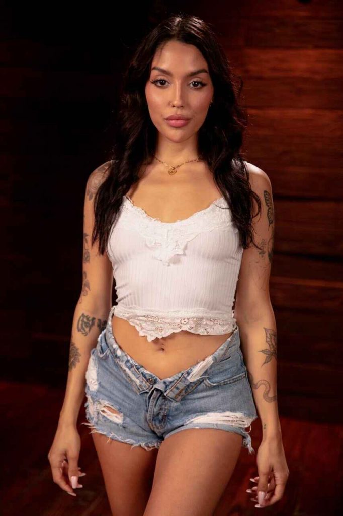 Erome model Vanessa Sky